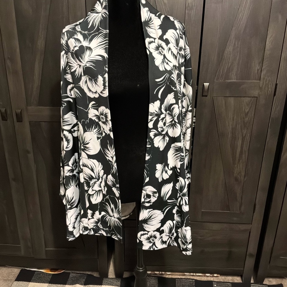 Slinky Brand Black and White Floral Top